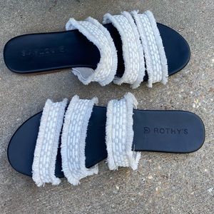 Rothys Triple Band Seashell Fringe Sandals. White and Black Size 8